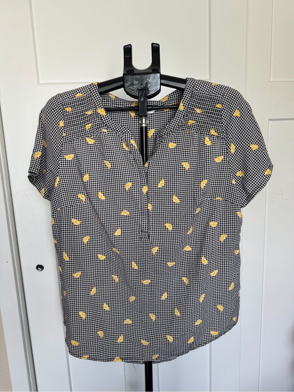 CJ Banks Black & White Gingham Short Sleeve Top with Yellow Lemon Print